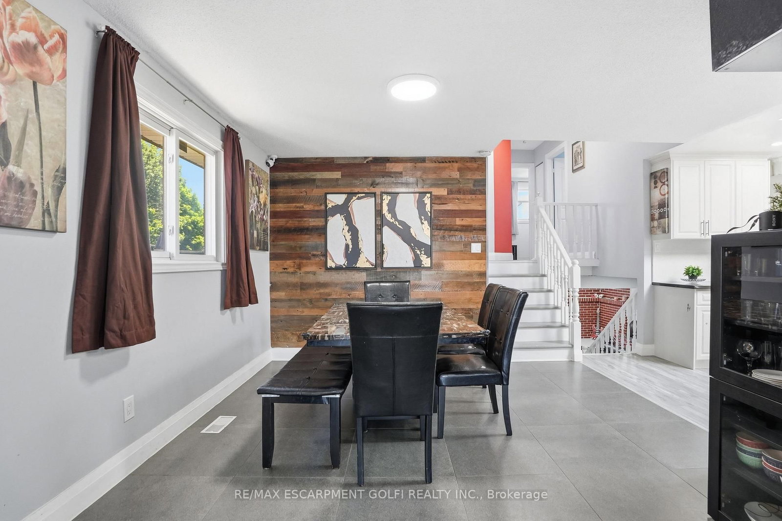 391 East 24th Street - Photo 9
