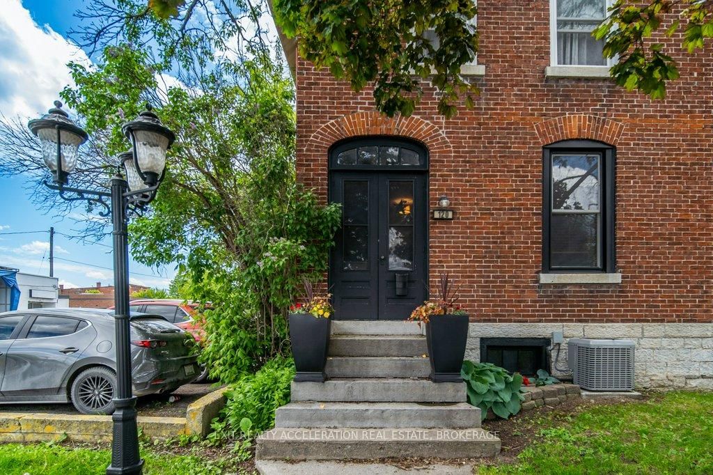 120 Adelphi Street • Greater Napanee, ON photo 3