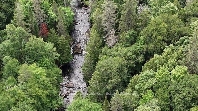 905 & 841 North McKenzie Lake Road • South Algonquin, ON photo 12