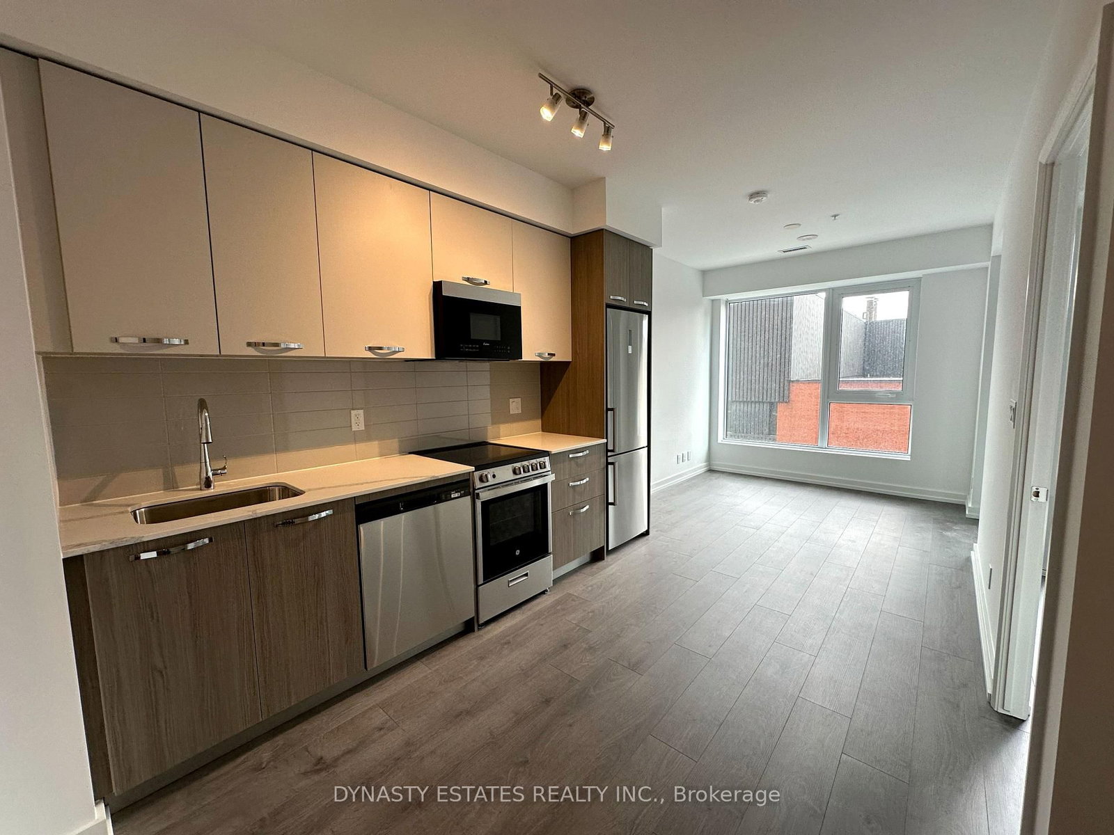 75 James Street S, Unit 411 - Photo 9