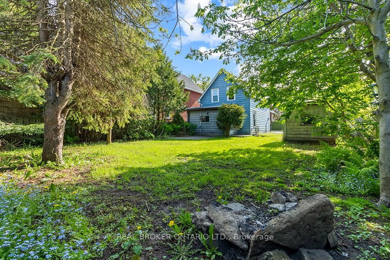 1323 2nd Ave W photo 3