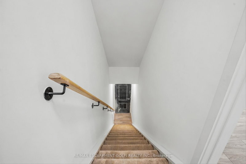311 - 6638 MCLEOD Road