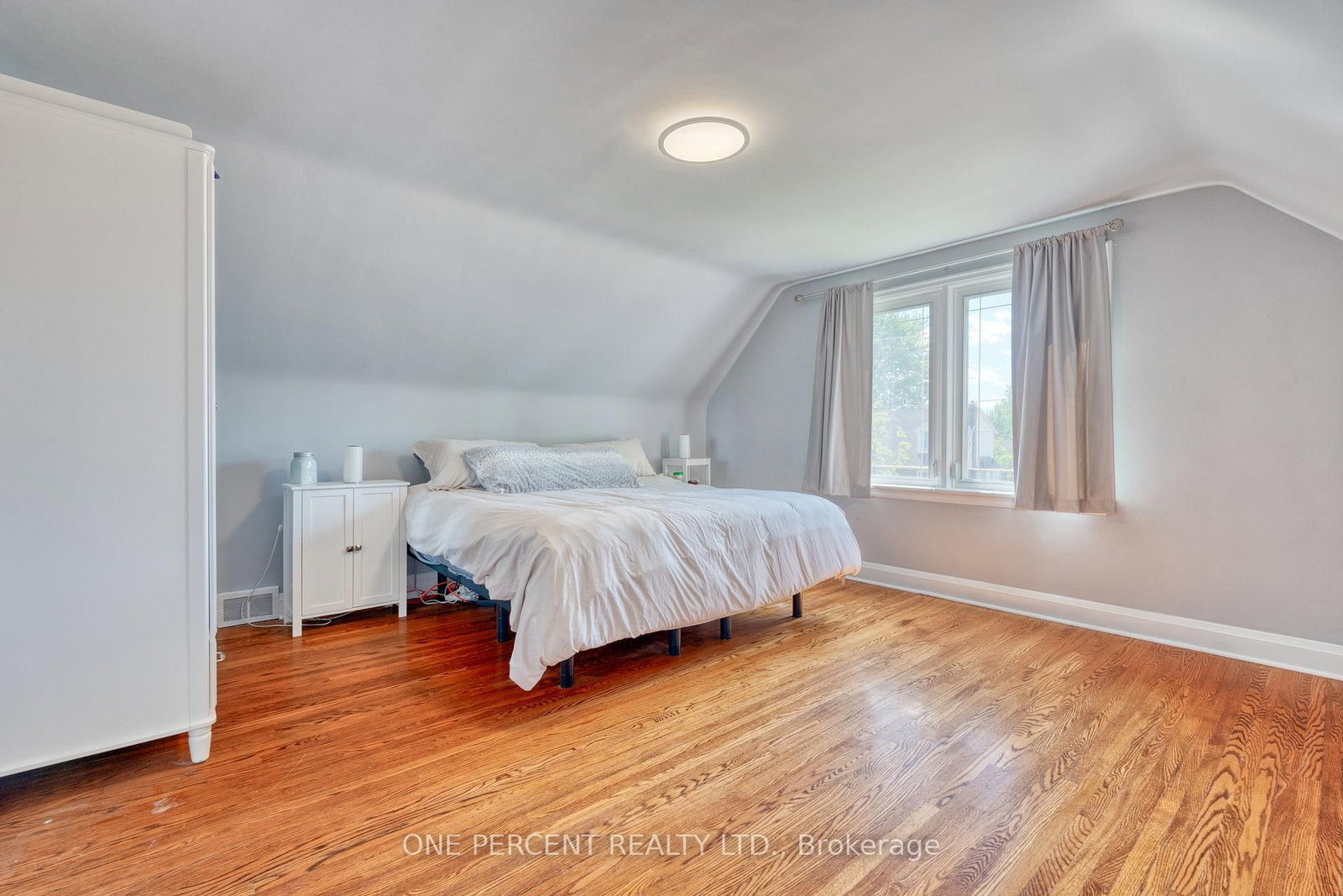27 Delevan Crescent • Hamilton, ON photo 14