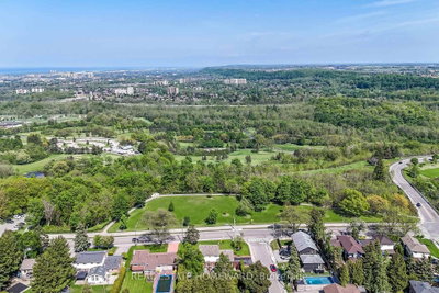 634 Mountain Brow Boulevard • Hamilton, ON photo 2