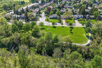 634 Mountain Brow Boulevard • Hamilton, ON photo 3
