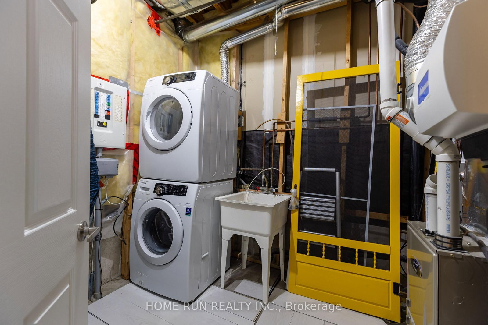 9 Macassa Circle - Photo 32