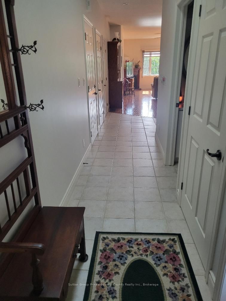 16 Lane Ave photo 5