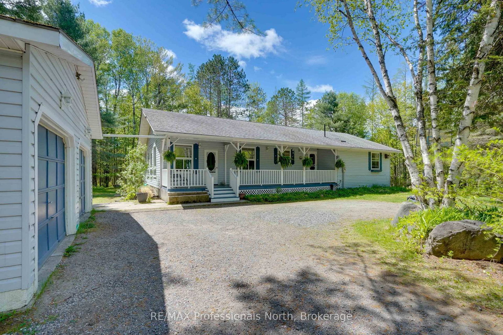 2593 Brunel Road • Huntsville, ON photo 2