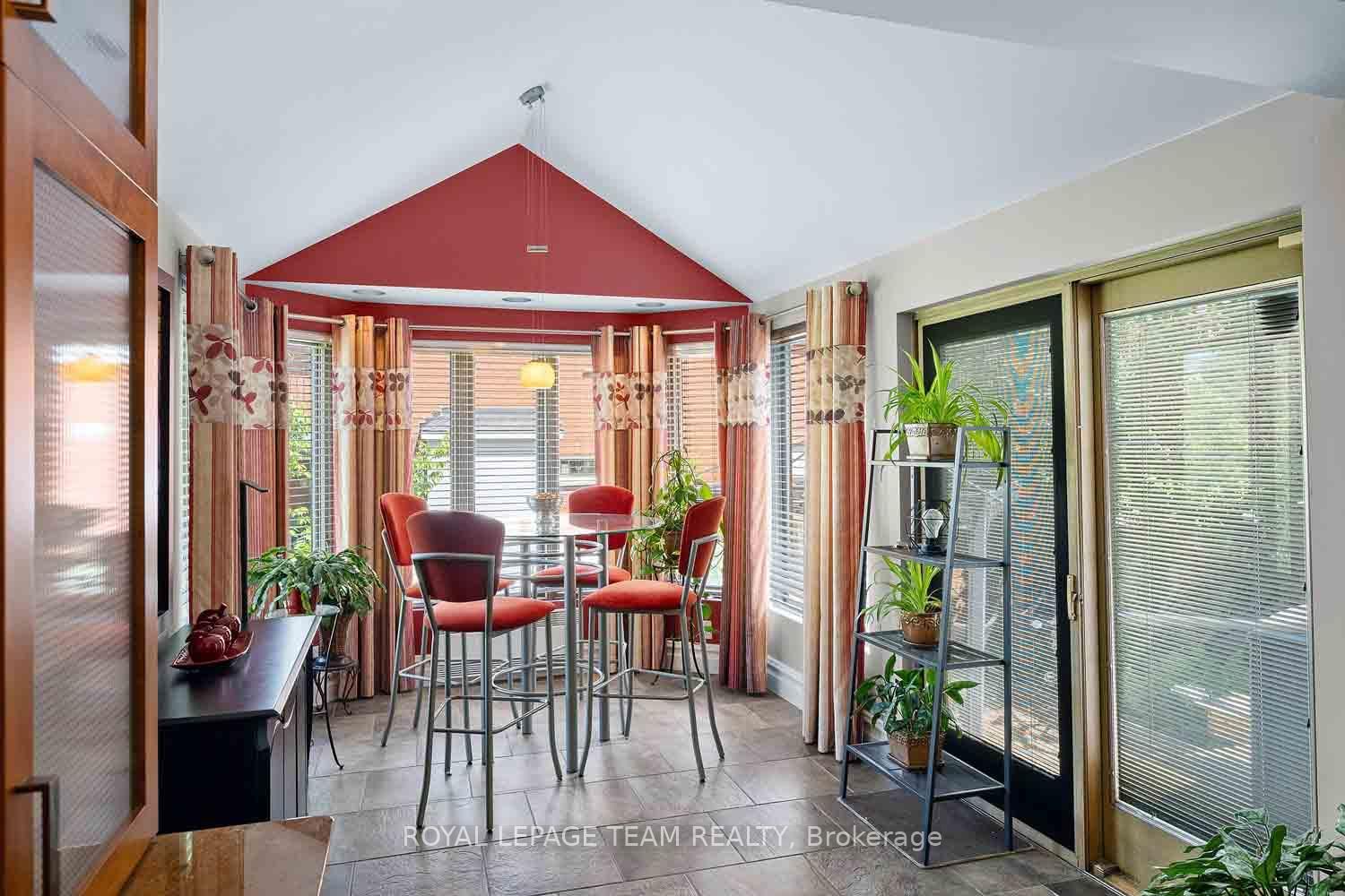 139 PLEASANT PARK Road • Ottawa, ON photo 22