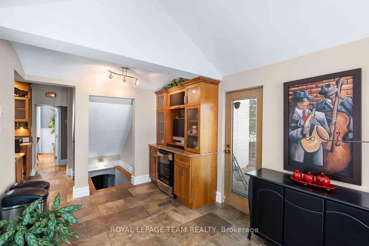 139 PLEASANT PARK Road • Ottawa, ON photo 24
