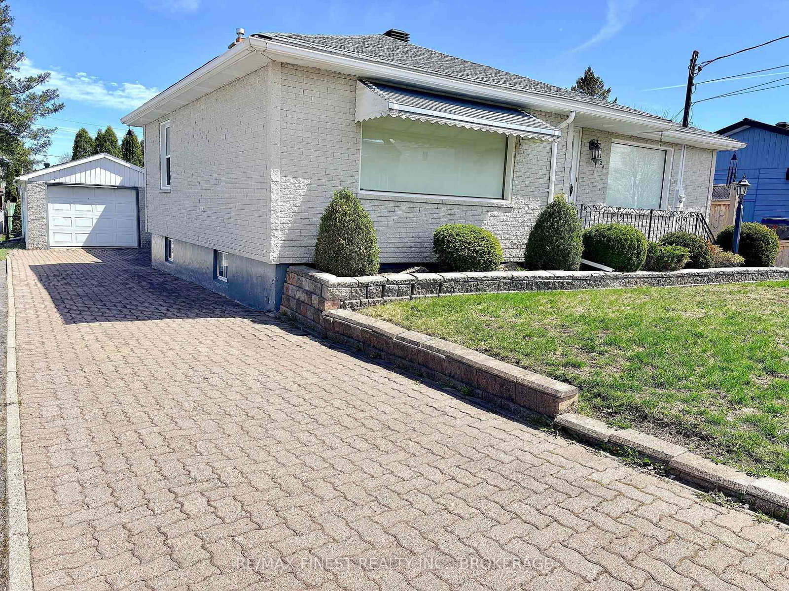 224 DANIS Avenue • Cornwall, ON photo 2