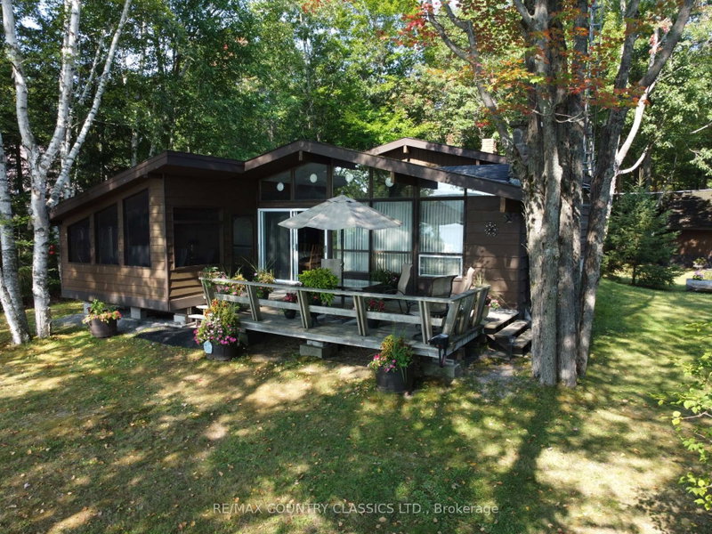 150 Golfers Lane, Barry's Bay