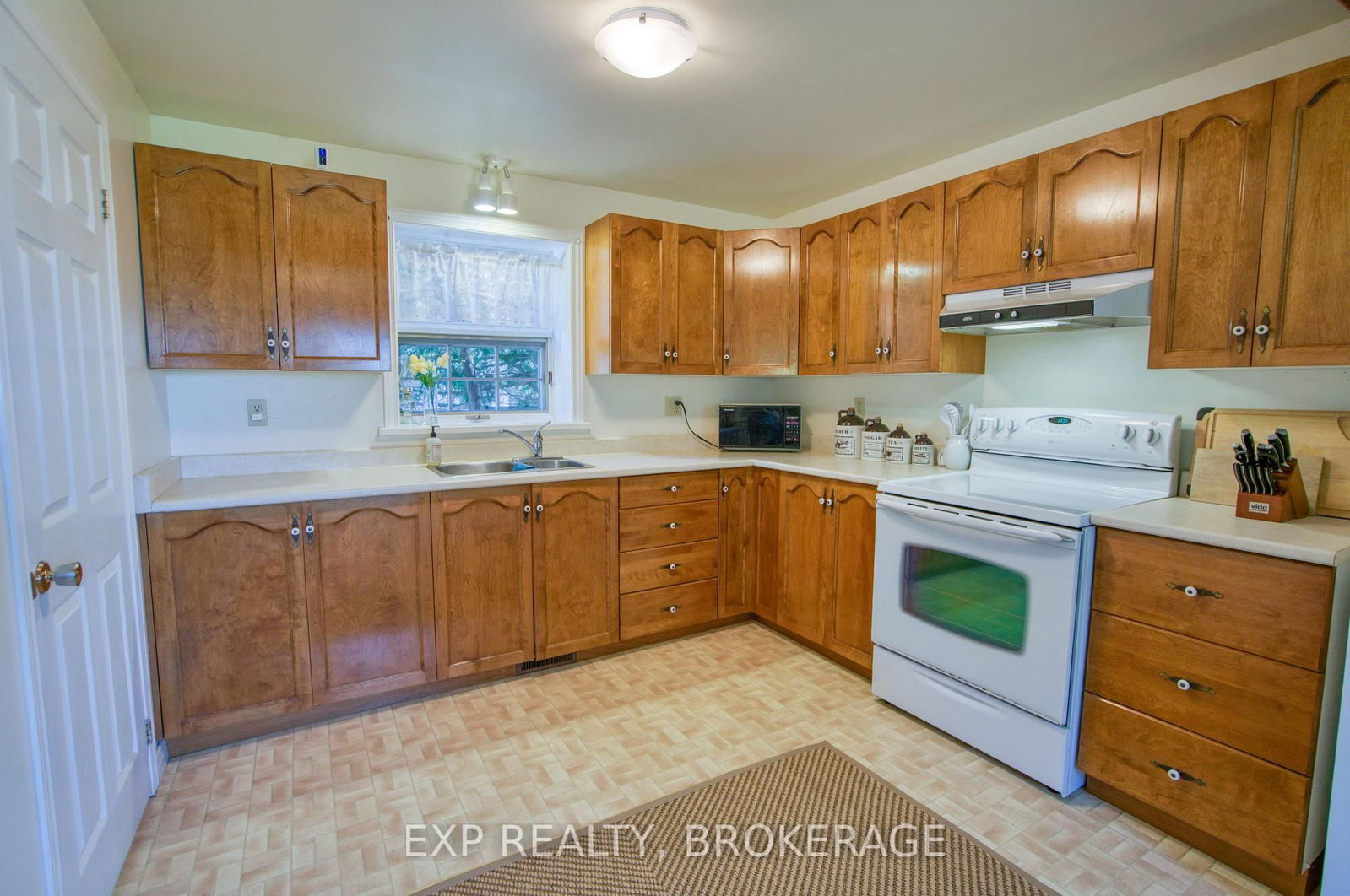 2740 Bolingbroke Road • Maberly, ON photo 9