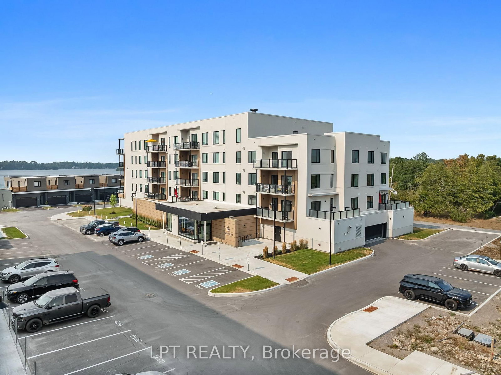 19B West Street N, Unit 402 - Photo 4