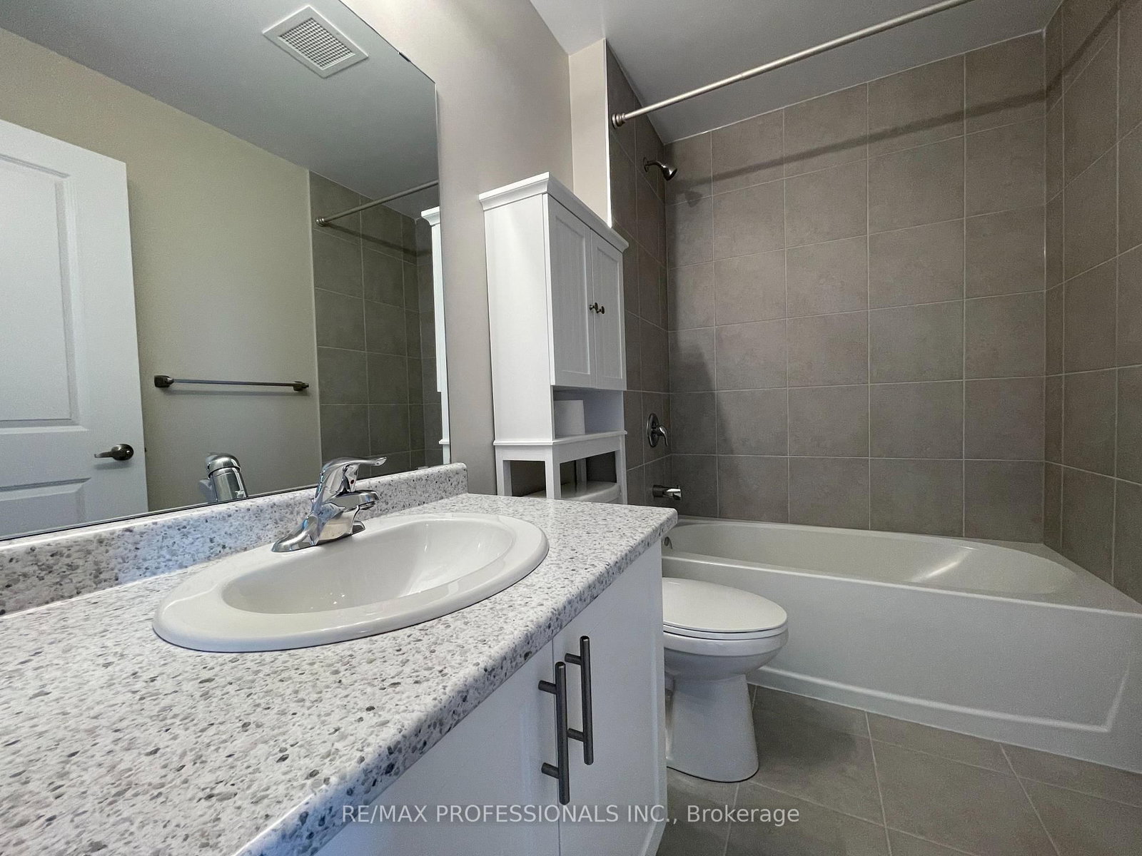 5055 Greenlane Road, Unit 202 - Photo 20