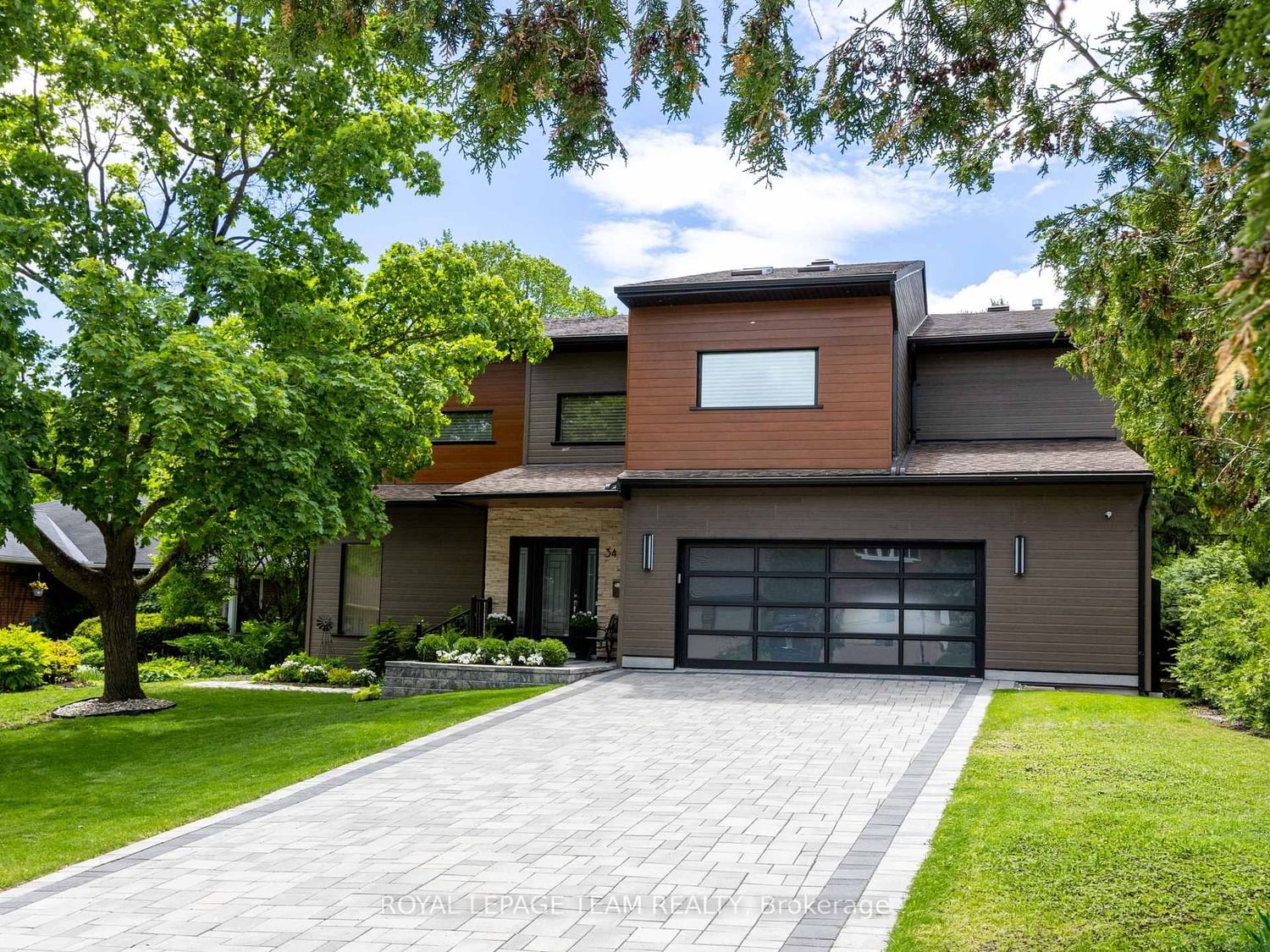 34 Rideauview Terrace • Ottawa, ON photo 1