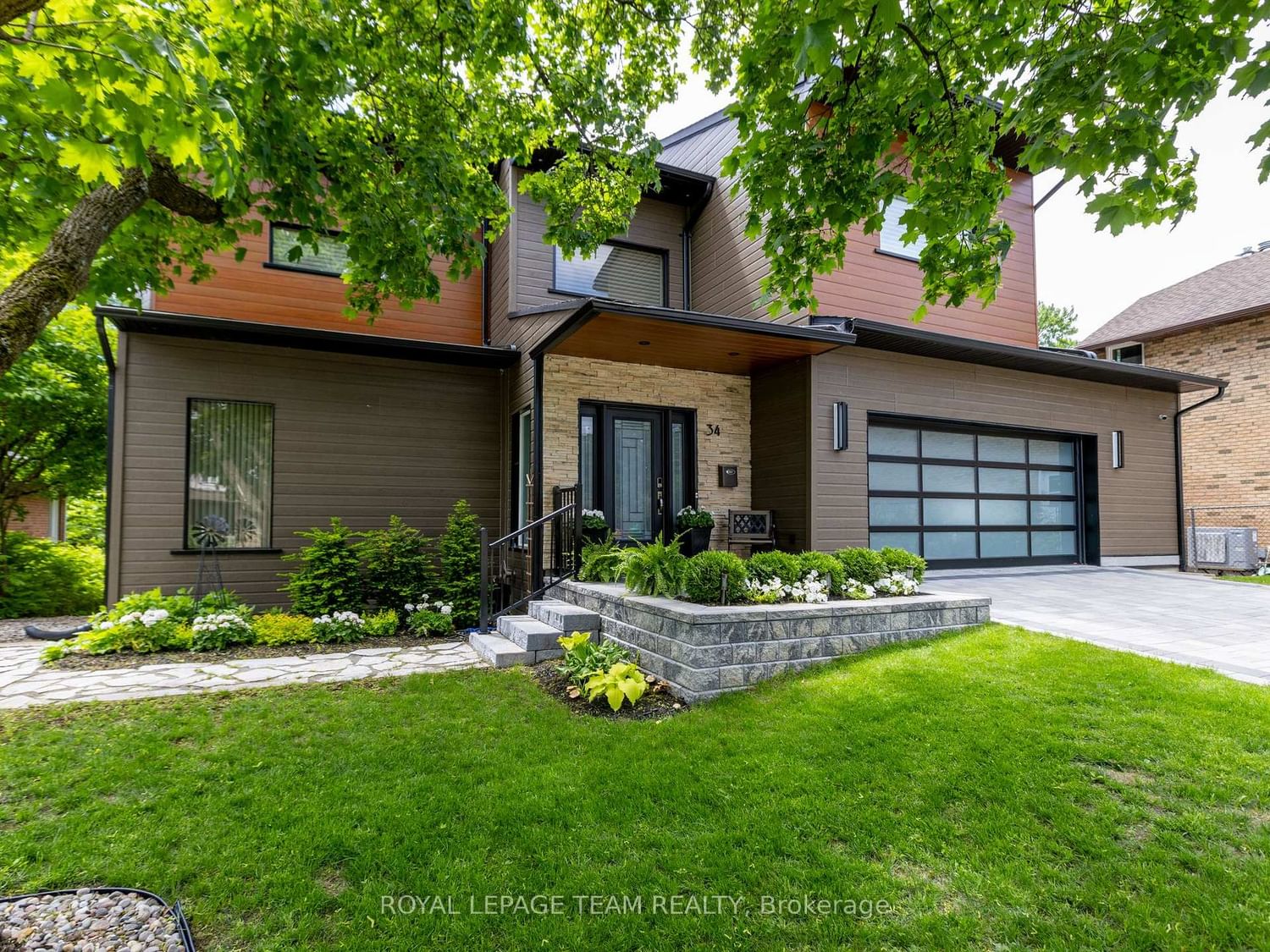34 Rideauview Terrace • Ottawa, ON photo 2