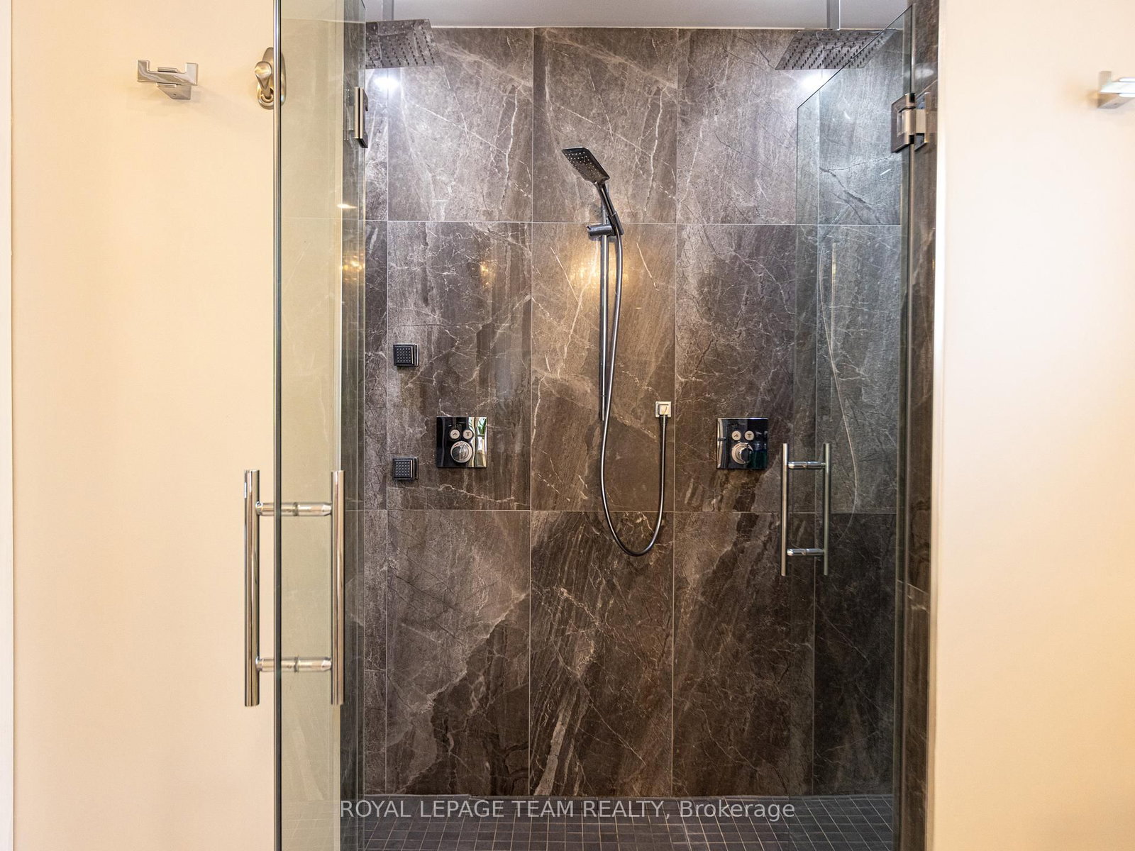34 Rideauview Terrace • Ottawa, ON photo 22