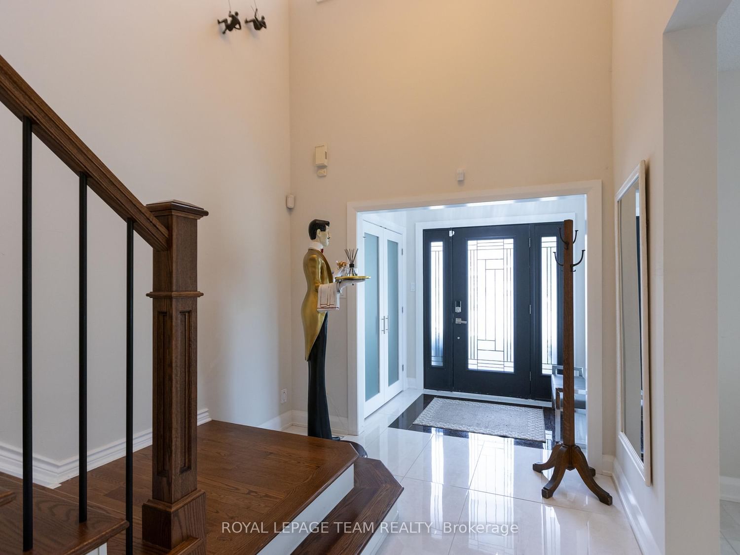 34 Rideauview Terrace • Ottawa, ON photo 3