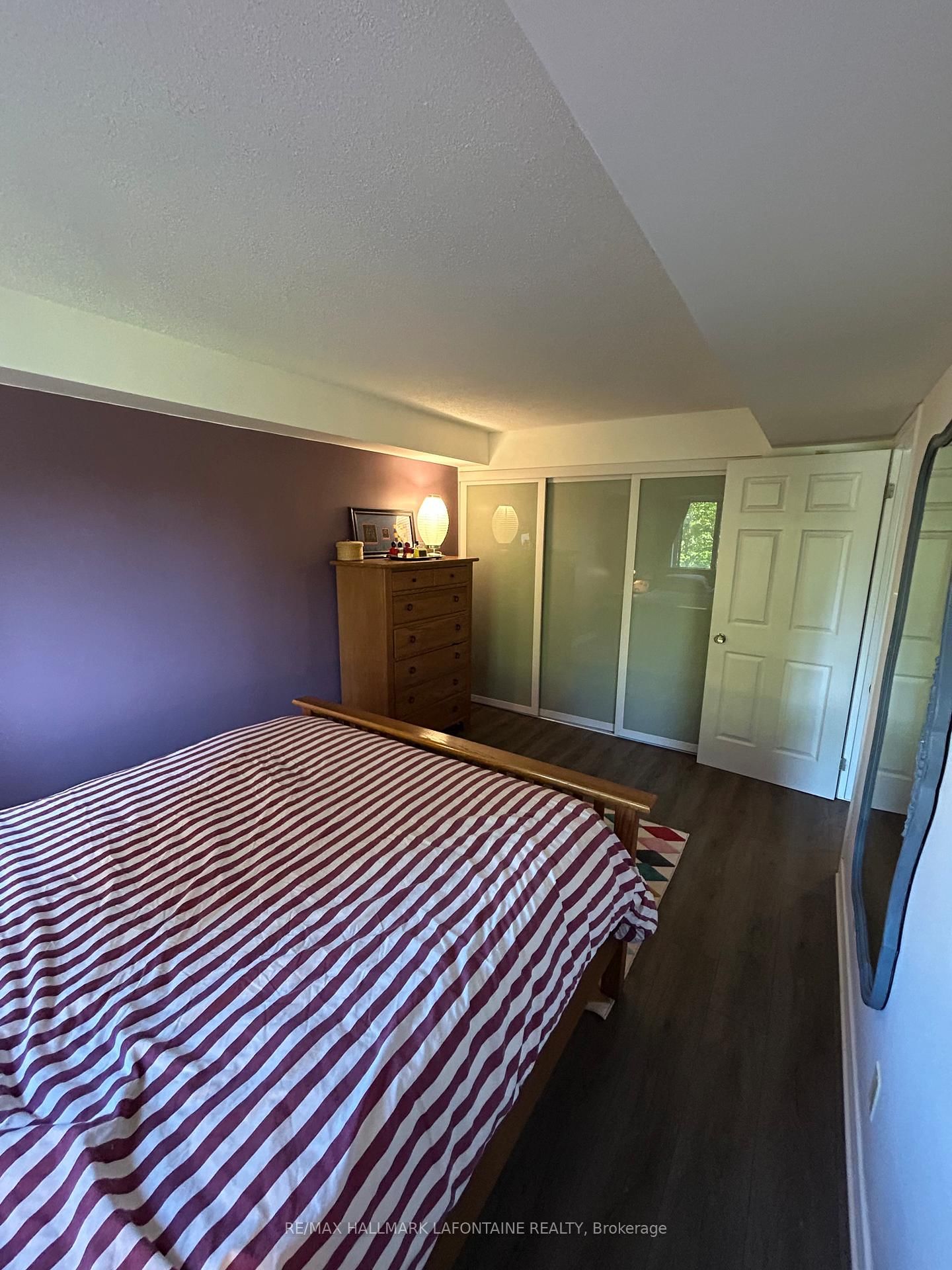 429 Somerset Street W, Unit 402 - Photo 22
