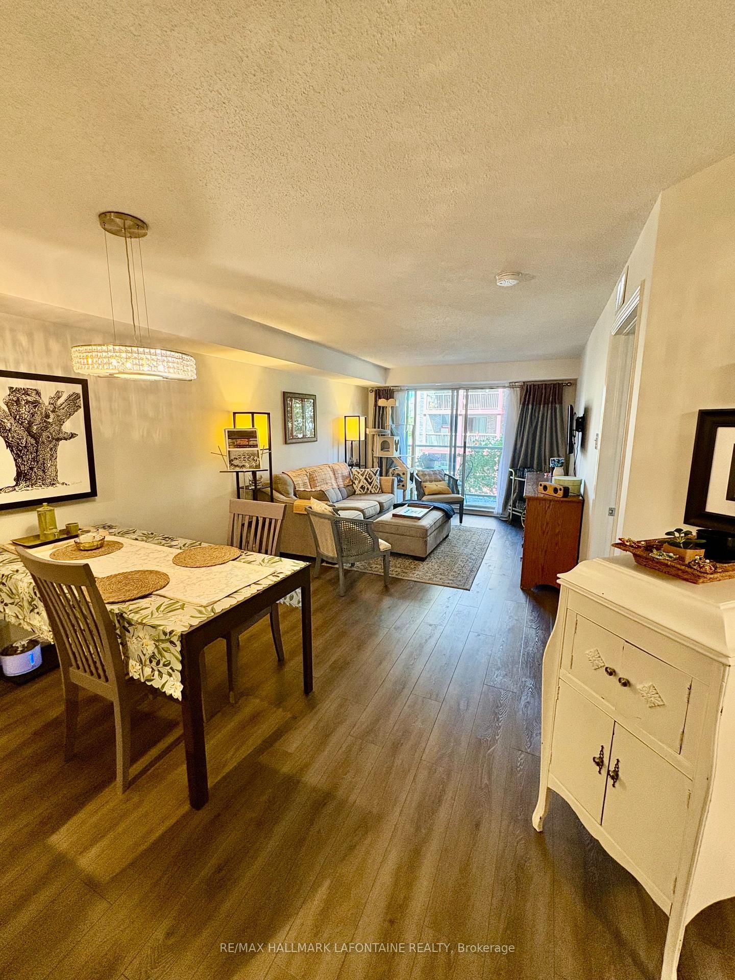 429 Somerset Street W, Unit 402 - Photo 9