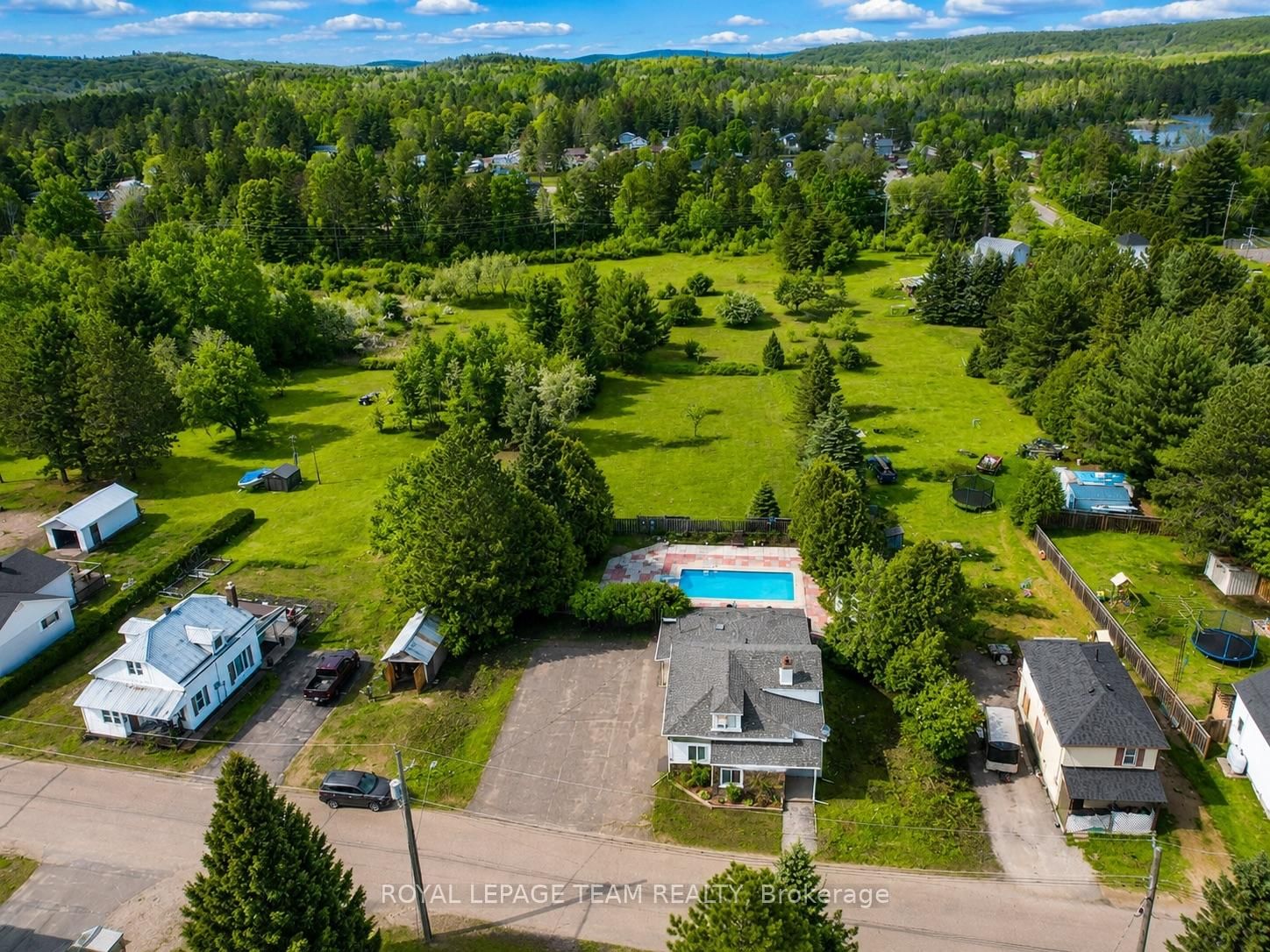 26 Lane Street • Barry's Bay, ON photo 43