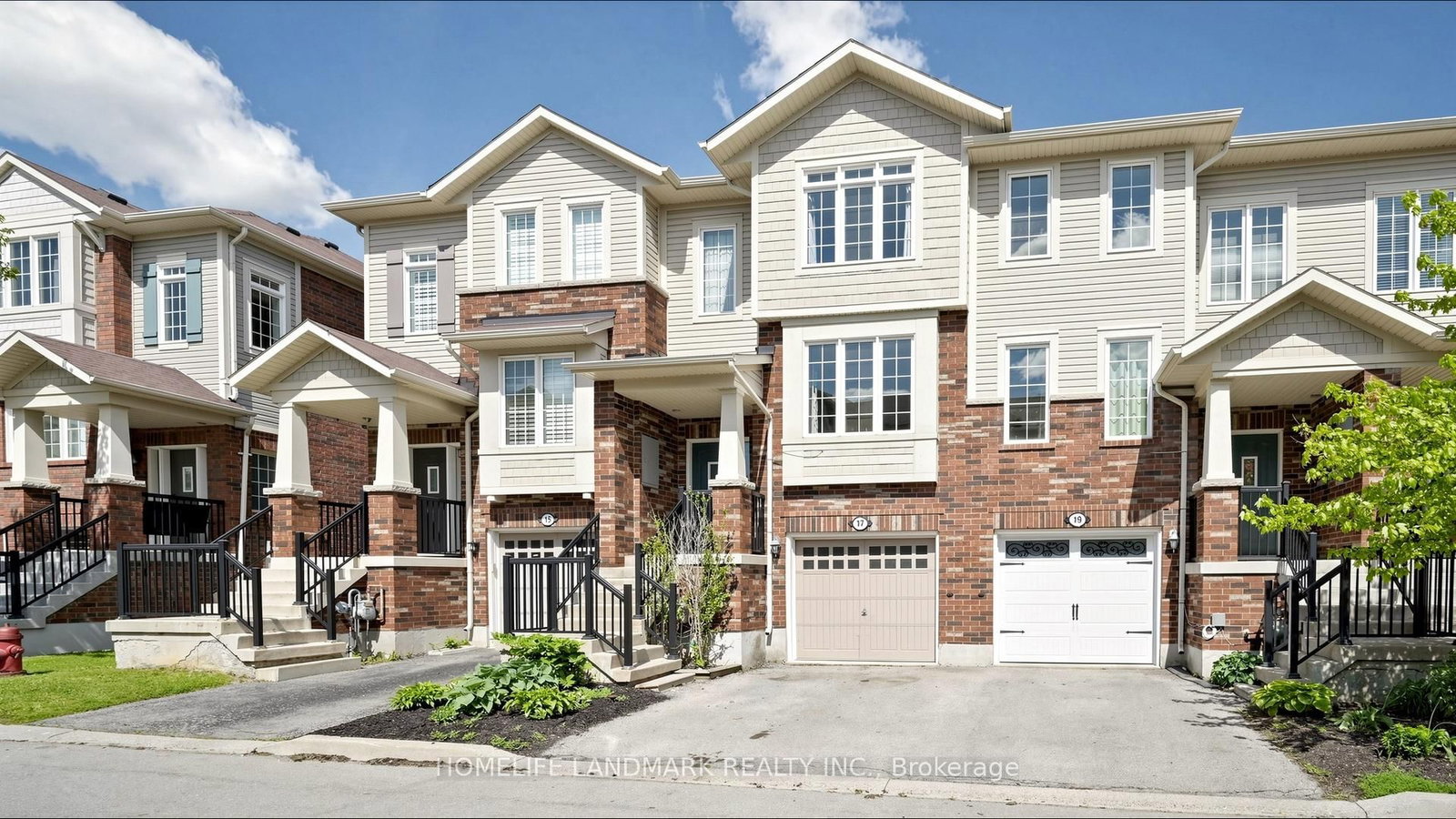 17 Hepworth Crescent
