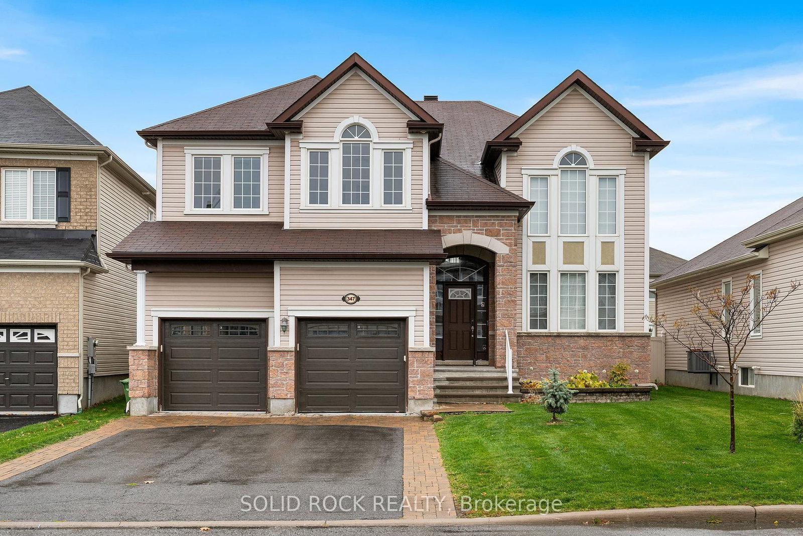 347 Bamburgh Way • Ottawa, ON photo 1