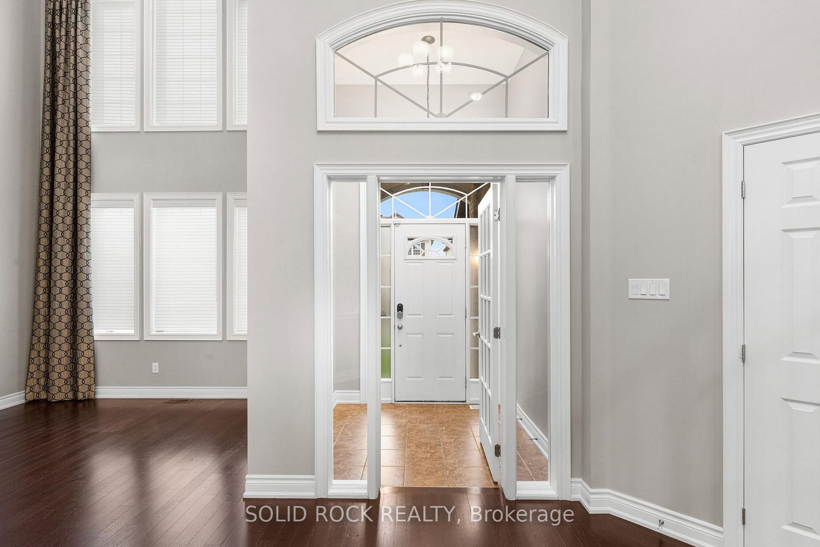 347 Bamburgh Way • Ottawa, ON photo 3
