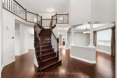 347 Bamburgh Way • Ottawa, ON photo 4