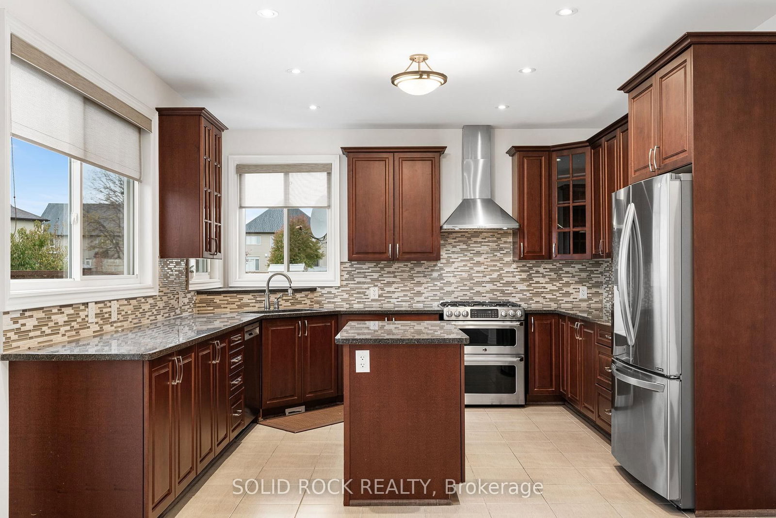 347 Bamburgh Way • Ottawa, ON photo 9