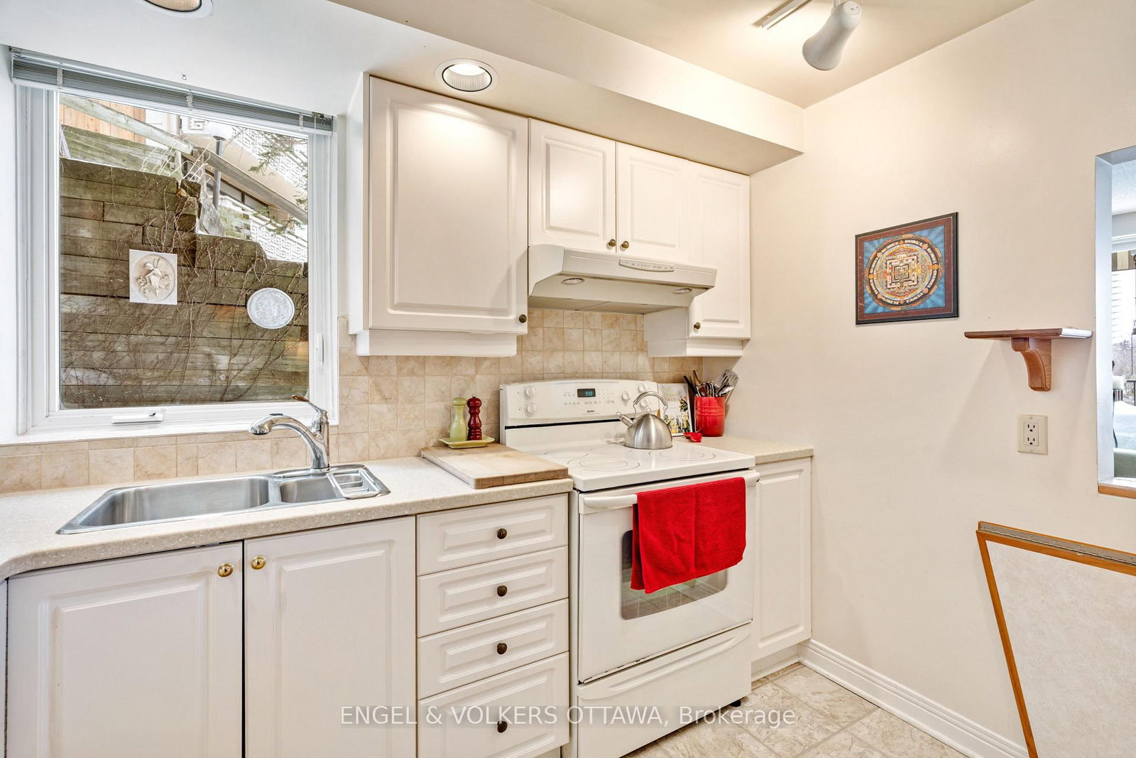 555 WILBROD Street, Unit 103 - Photo 18