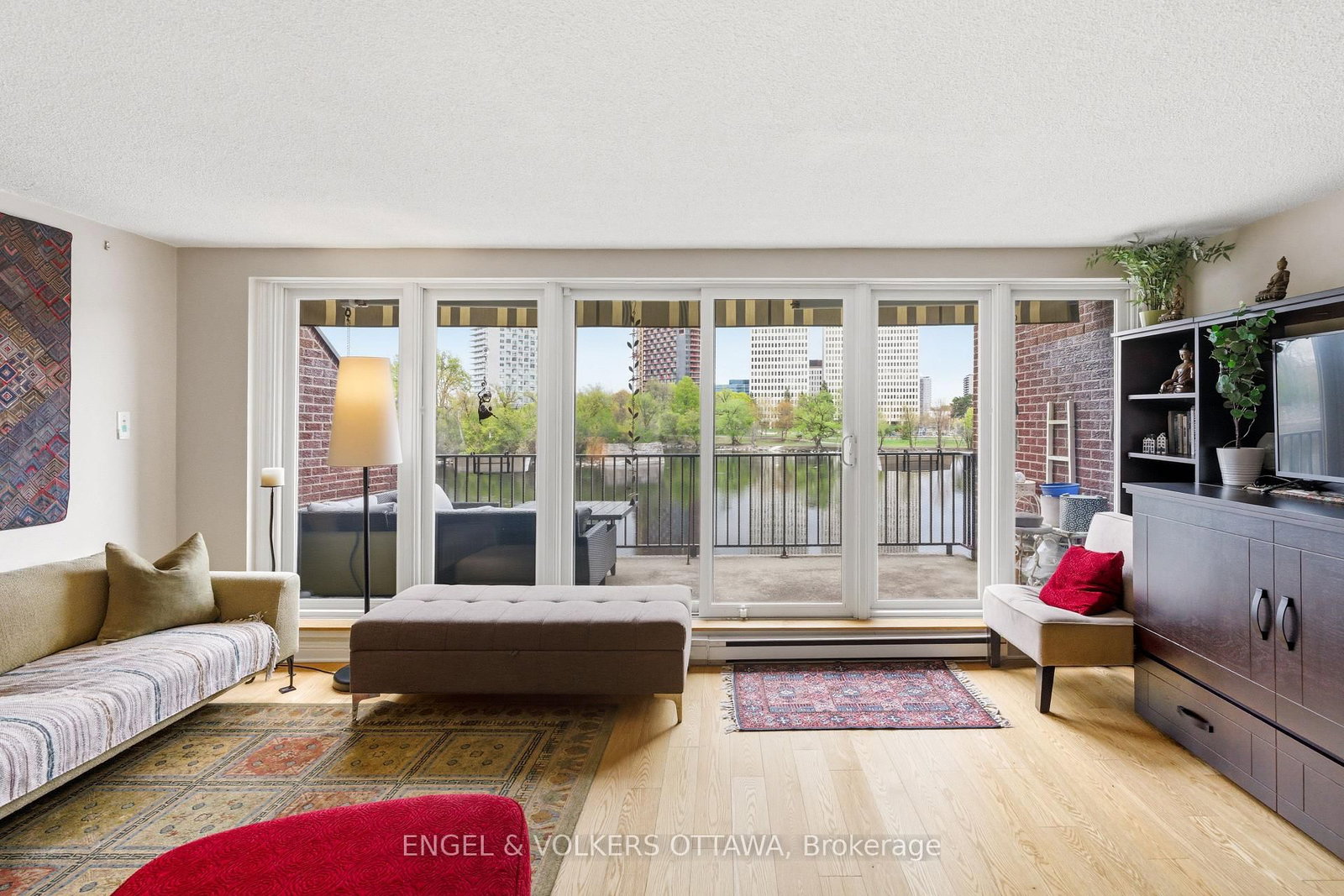 555 WILBROD Street, Unit 103 - Photo 4