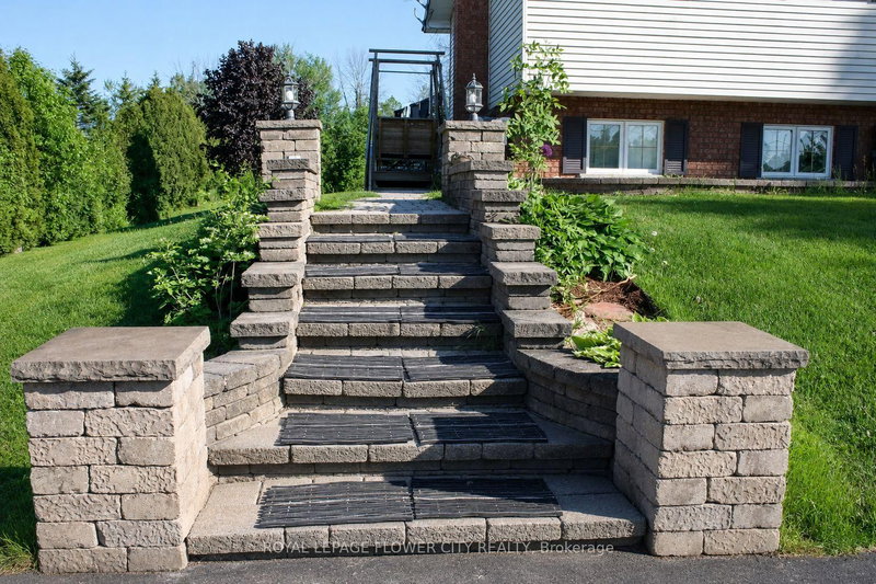 18528 Paragon Rd photo 4