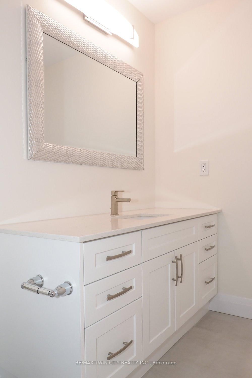 220 JEFFREY Place • Kitchener, ON photo 34