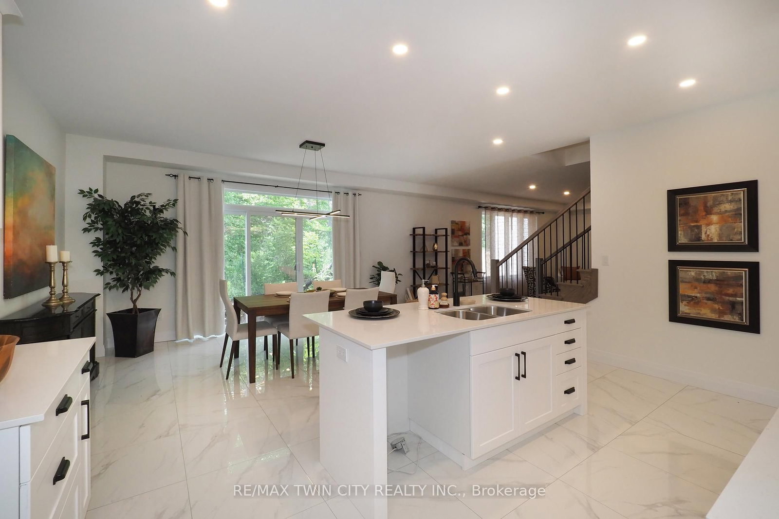 217 JEFFREY Place • Kitchener, ON photo 16
