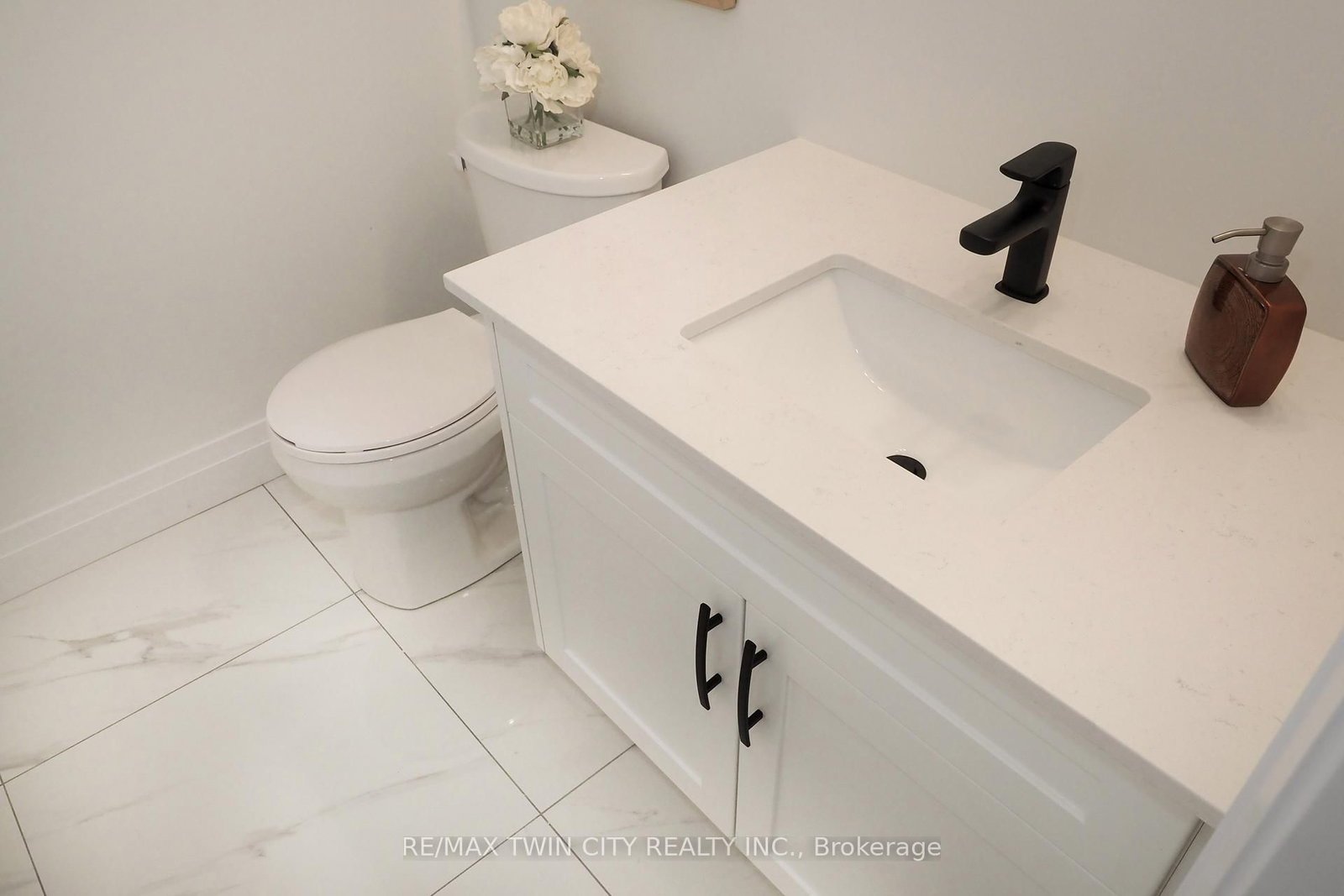 217 JEFFREY Place • Kitchener, ON photo 27