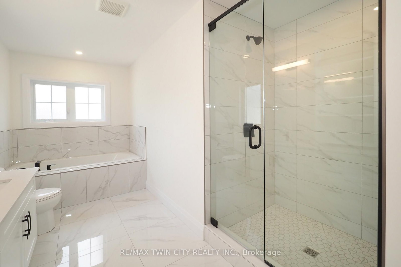 217 JEFFREY Place • Kitchener, ON photo 35