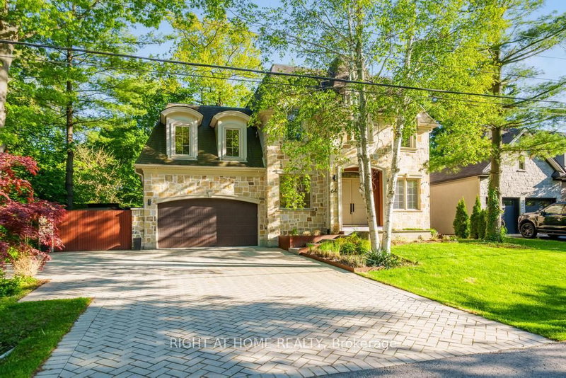 64 Ravina Crescent