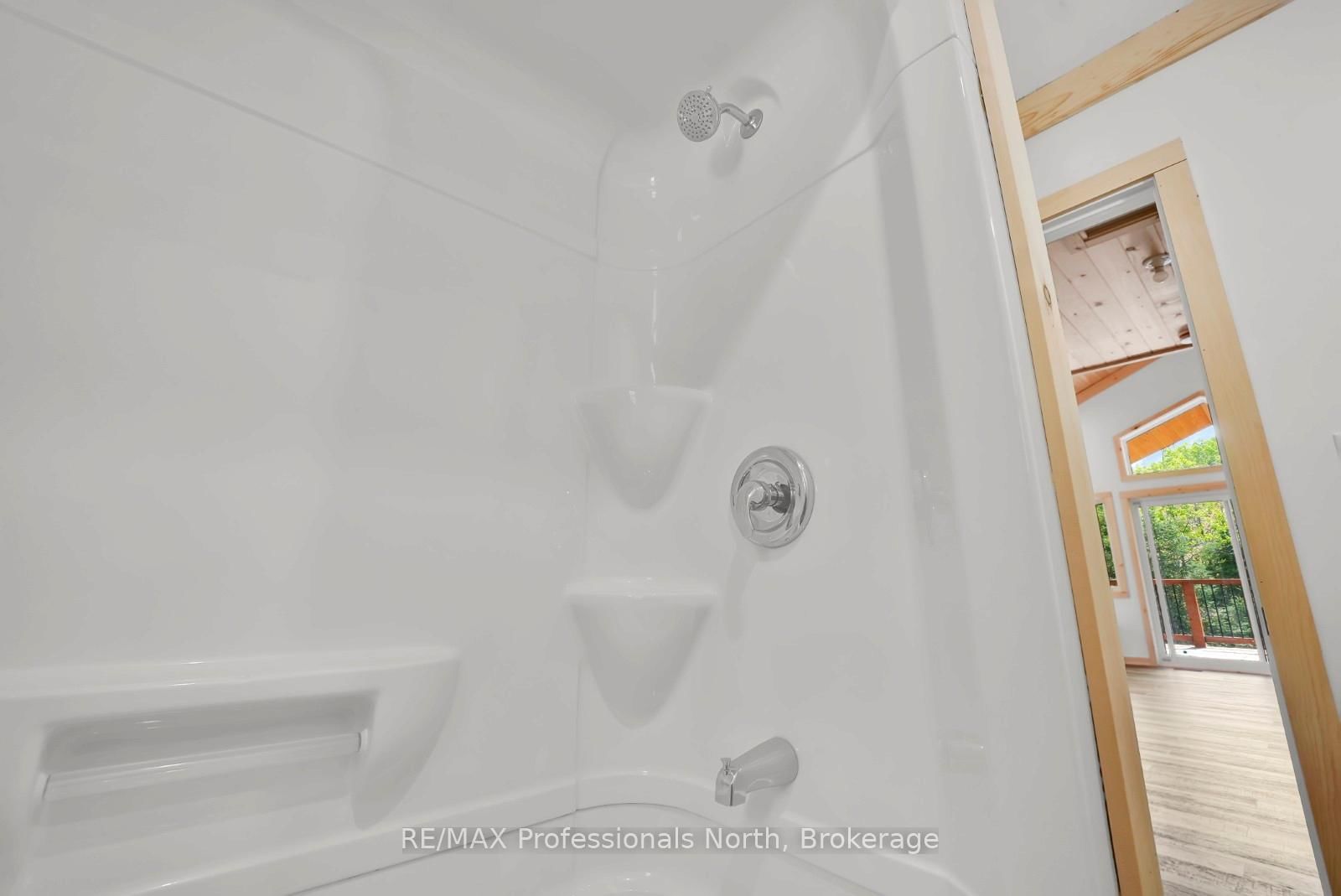 6587 Elephant Lake Road • Dysart et al, ON photo 33