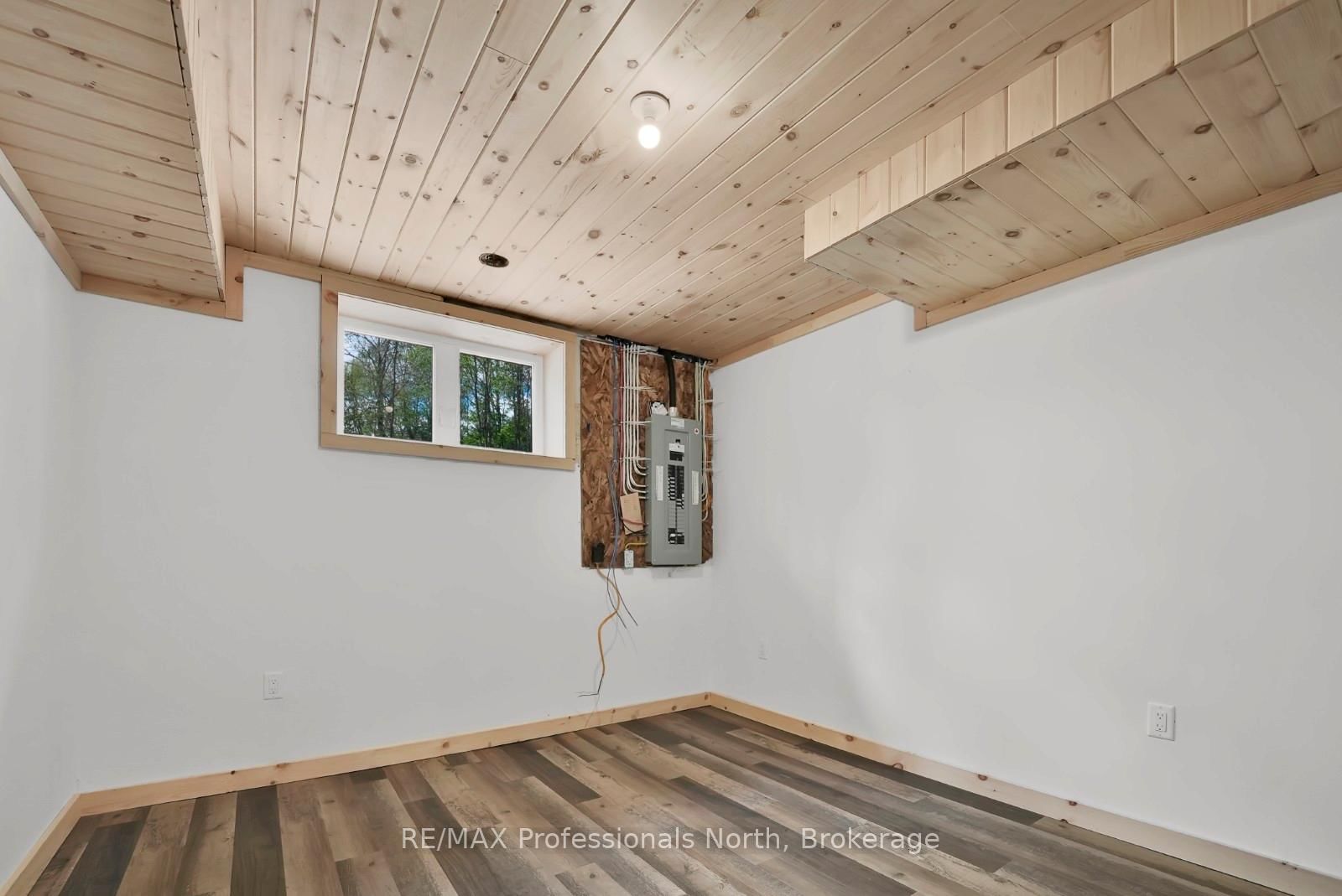 6587 Elephant Lake Road • Dysart et al, ON photo 40