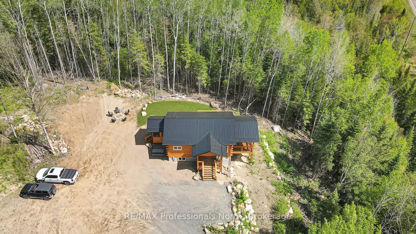 6587 Elephant Lake Road • Dysart et al, ON photo 45