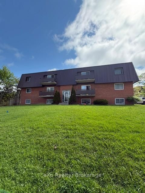 home for sale on 303-925 10th Avenue E