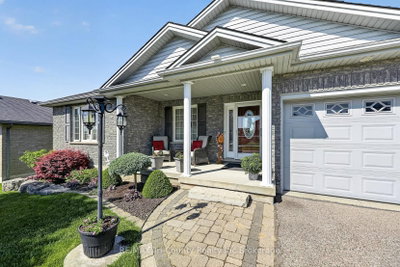 31 Morning Glory Drive • Tillsonburg, ON photo 2