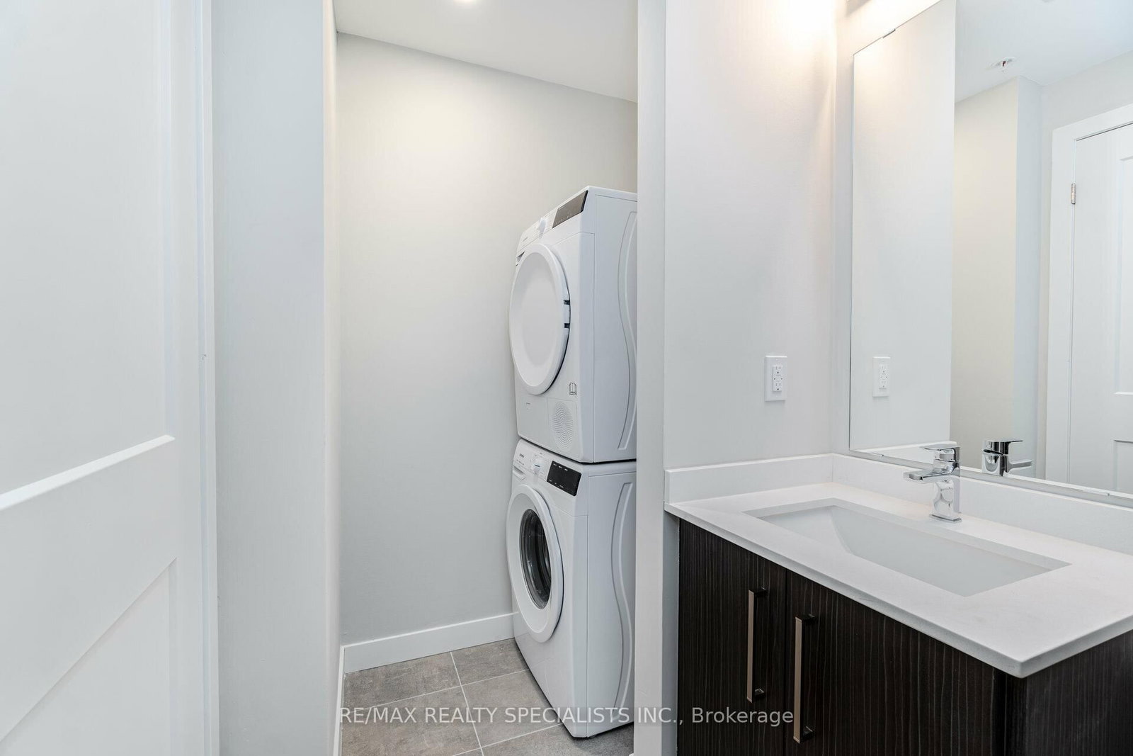 15 Queen Street S, Unit 2206 - Photo 17