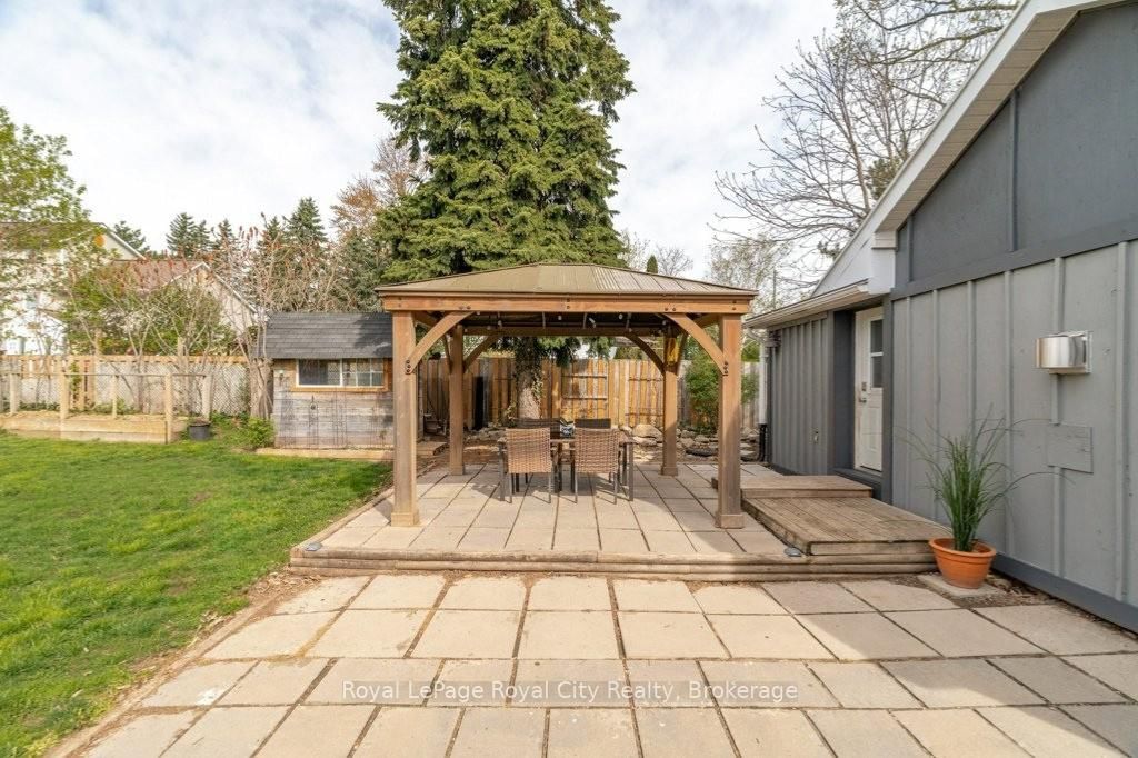 554 Woolwich Street - Photo 34