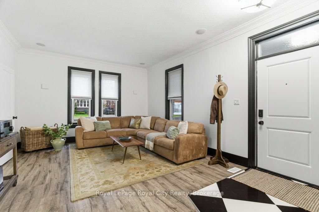 554 Woolwich Street - Photo 8