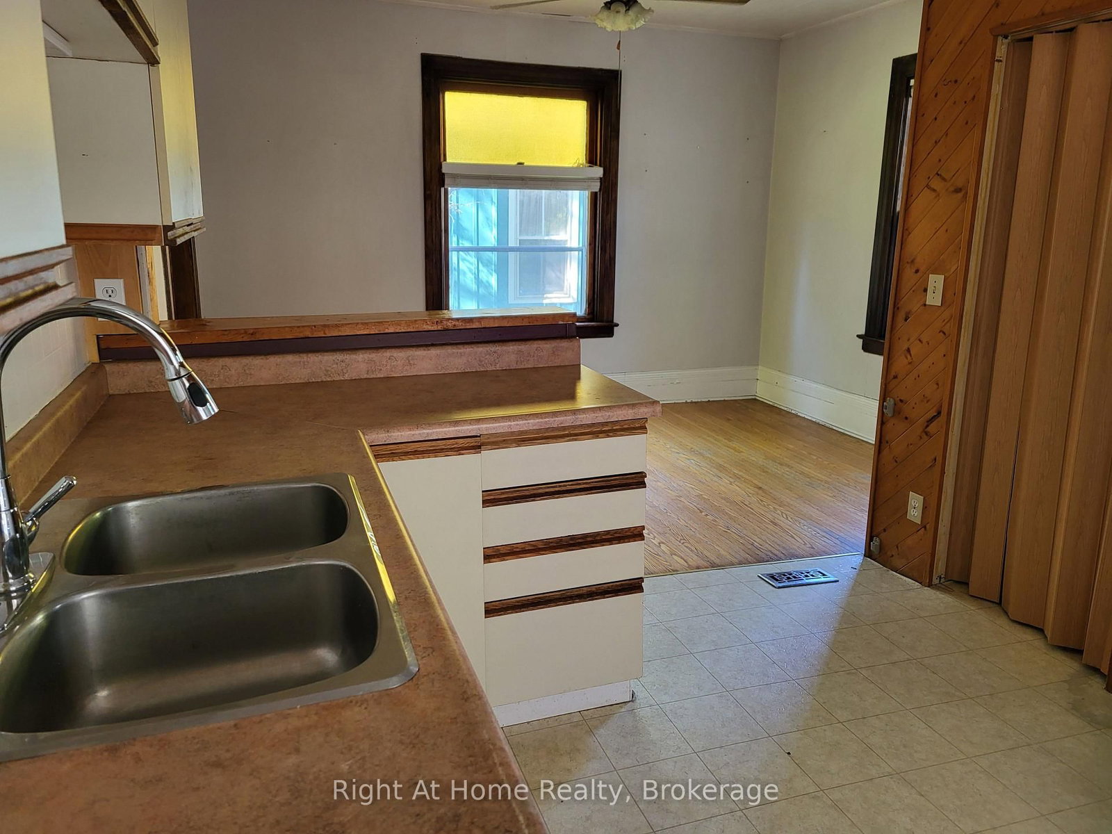 12 Mercer Street • Stratford, ON photo 10