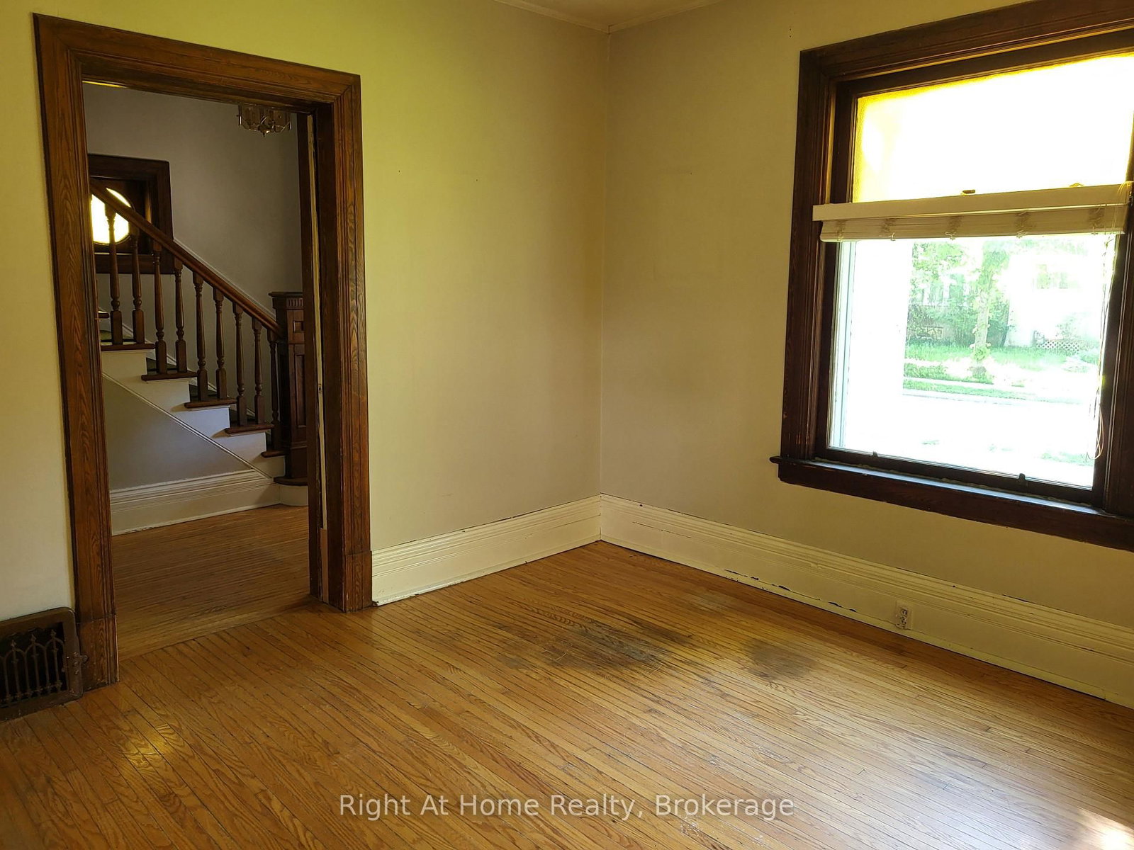 12 Mercer Street • Stratford, ON photo 3