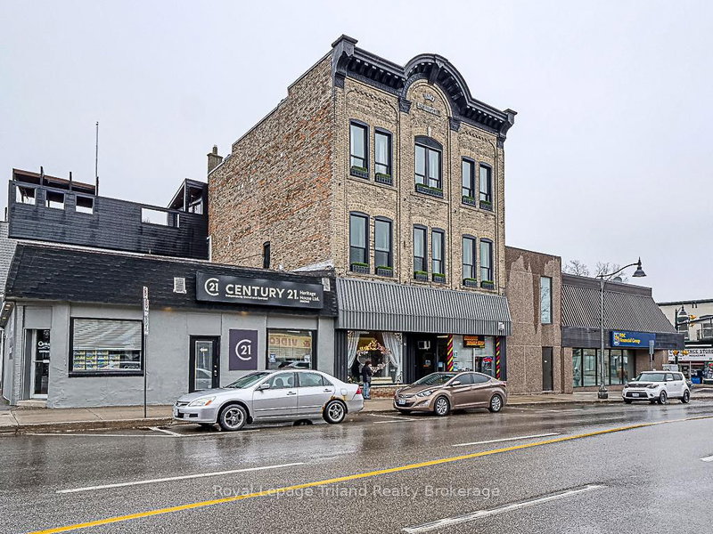 home for lease on 1-12 King Street W